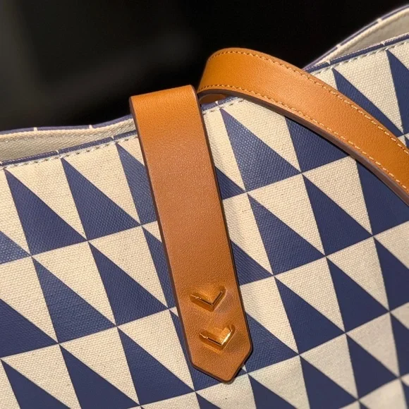 Stella and Dot Crosby Hobo Geo Tile Blue and White Toto Purse - Picture 2 of 9